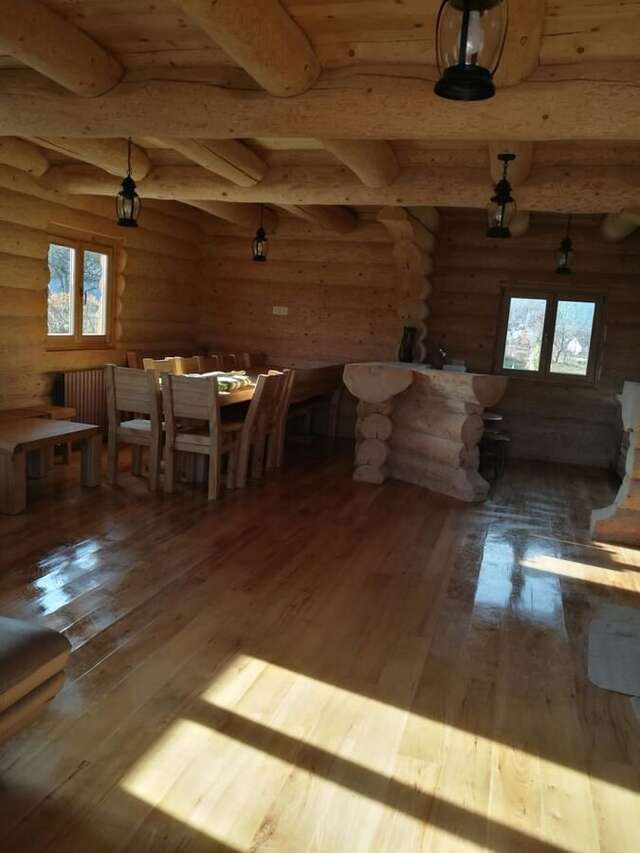 Шале Cabana lemn rotund de închiriat Bucovina Valea Moldovei-36