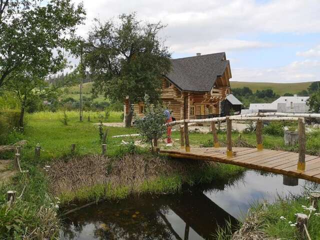 Шале Cabana lemn rotund de închiriat Bucovina Valea Moldovei-41